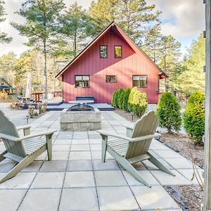 Villa Charming Tamworth Cabin With Grill And Fireplace Exterior photo