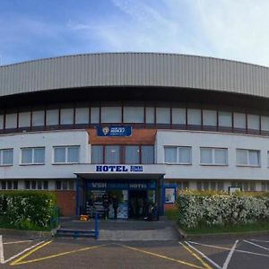 Hotel A Ubytovna Zimni Stadion Slaný Exterior photo