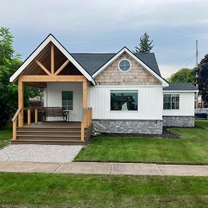 Villa Bay Street Bungalow East Tawas Exterior photo