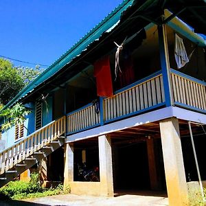 Hotel Lomavista Utila Exterior photo