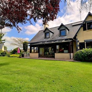 Bed and Breakfast Le Trotteur Les Portes du Coglais Exterior photo