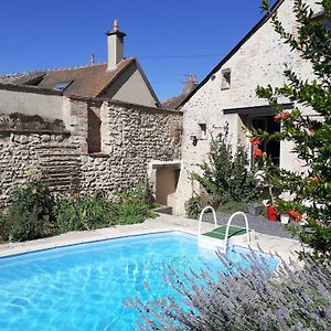 Bed and Breakfast Chambre Quadruple Avec Piscine Au Bord De La Loire - Fr-1-590-474 Ousson-sur-Loire Exterior photo