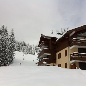 Apartment Manigod-L'Etale-La Clusaz Skis Aux Pieds Exterior photo