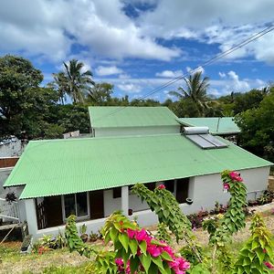 Bed and Breakfast Adenora Saint-Joseph Exterior photo