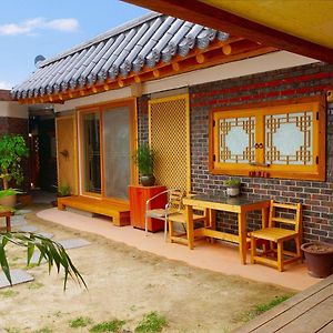 Jeonju Hanok Tobagi Pension Exterior photo