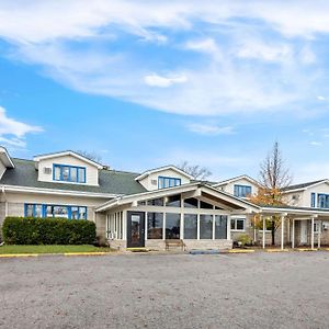 Camp Inn Lodge Oscoda Exterior photo