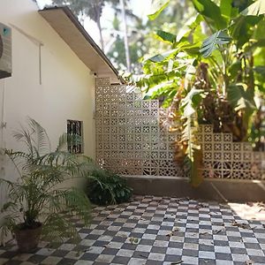 White Guest House Candolim Exterior photo