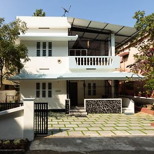 Chitralayam Home Stay Guruvāyūr Exterior photo