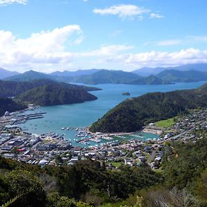 Hotel Close To Picton Town Exterior photo