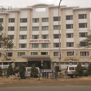 Airport City Hotel Kalkutta Exterior photo