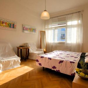 Apartment Sedlcanska - You Will Save Money Here - Equipped With Antique Furniture Prag Room photo