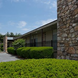 Luray Caverns Motels Room photo