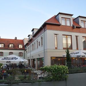 Hotel Harom Gunar Kecskemét Exterior photo