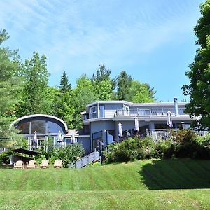 Hotel La Petite Auberge De Jouvence Magog Exterior photo