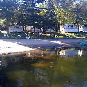 Little Hawk Resort&Marina Algonquin Highlands Room photo