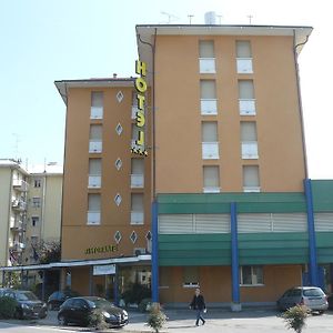 Hotel Europa Cento  Exterior photo