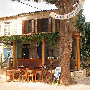 Hotel Iyon Pansiyon Foça Exterior photo