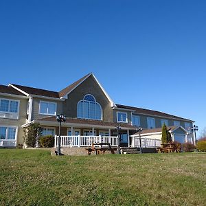 Auberge Bouctouche Inn&Suites Exterior photo