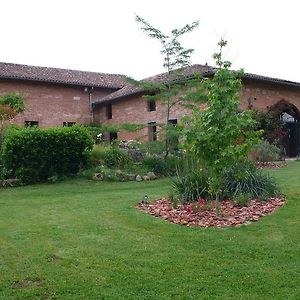 Bed and Breakfast Les Vergers de Notre Dame Buzet-sur-Tarn Exterior photo