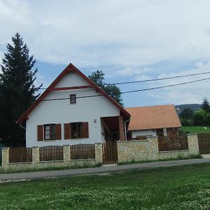 Hotel Galambos Pinceszet Abaújszántó Exterior photo