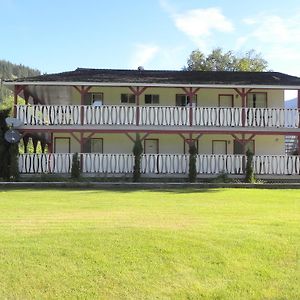 Rivermount Motel Little Fort Exterior photo