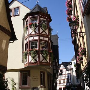 Hotel Weingut Gästehaus Derkum Ürzig Exterior photo