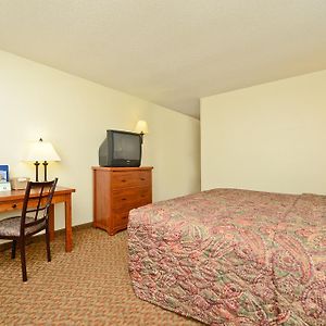 Americas Best Value Inn And Suites Overland Park Room photo