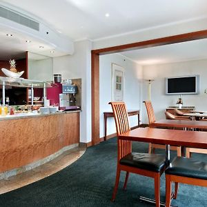 Hotel Hilton Basel Restaurant photo