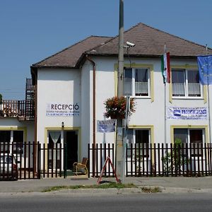 Hotel Balaton Vendeghaz Fonyód Exterior photo