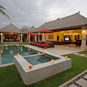 Villa Jaclan Seminyak Exterior photo