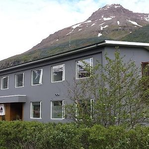 Seydisfjördur Guesthouse Seyðisfjörður Exterior photo