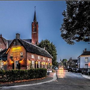 Bed and Breakfast Herberg Het Hart Van Alem Exterior photo