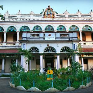 Gasthaus Chettinadu Mansion - An Authentic Heritage Palace Kānādukāttān Exterior photo