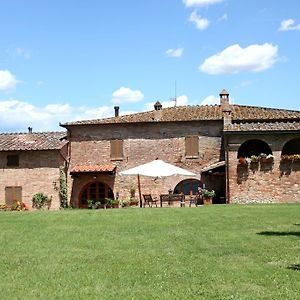 Bed and Breakfast Tenuta La Santissima San Rocco a Pilli Exterior photo