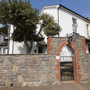 Hotel The Lychgate Cil-y-coed Exterior photo