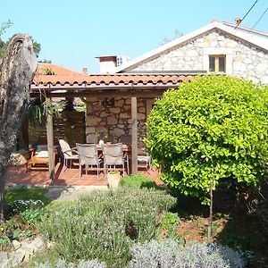 Lovely Stone Cottage Pomer Exterior photo