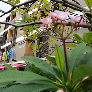 Motel Namnon Place Nonthaburi Exterior photo