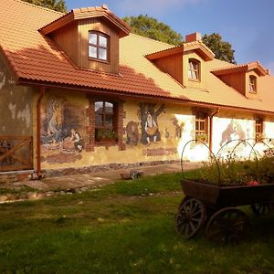 Bed and Breakfast Kuldkaru Manor Valaste Exterior photo