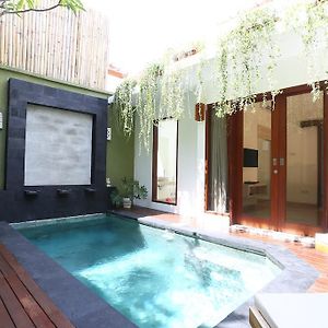 Jas Green Villas And Spa Seminyak Room photo