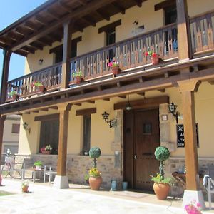 Hotel La Posada De Toribia Val De San Lorenzo Exterior photo