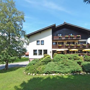 Hotel Gästehaus Lauterbacher Neumarkt am Wallersee Exterior photo