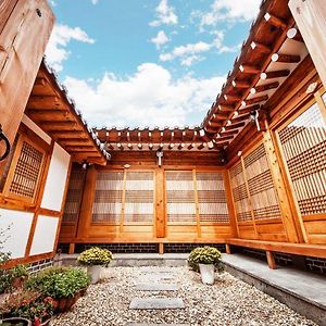 Hotel Jeongga Hanok Jeonju Exterior photo