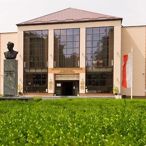 Pokoje Goscinne W Centrum Kultury Wsi Polskiej Wierzchoslawice Exterior photo