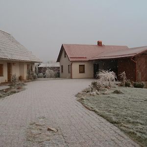 Villa Talsu Pirtina Vijoles Talsi Exterior photo