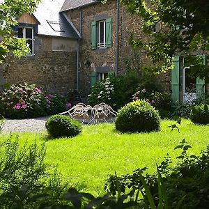 Bed and Breakfast Chambre D'Hotes De Pirieuc Meillac Exterior photo