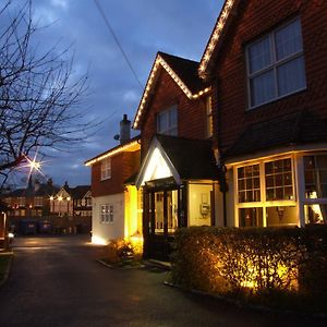 Corner House Hotel Gatwick Horley Exterior photo