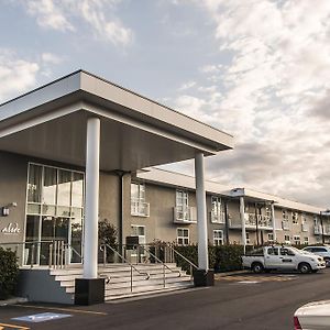 Hotel Abode Narrabundah Canberra Exterior photo