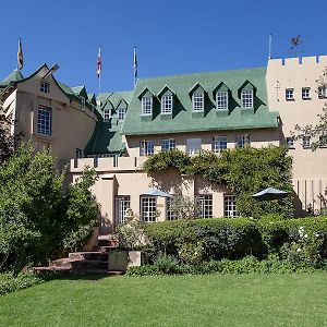 Chartwell Castle & Guest House Exterior photo