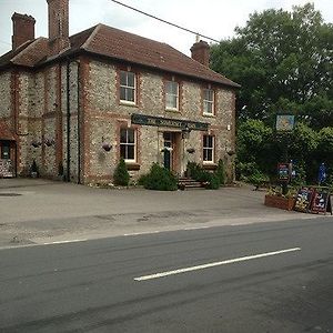 Ferienwohnung The Somerset Arms Warminster Exterior photo