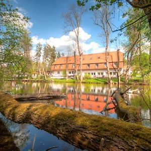 Hotel Kompleks Wypoczynkowo-Konferencyjny Mazur-Syrenka Krutyń Exterior photo